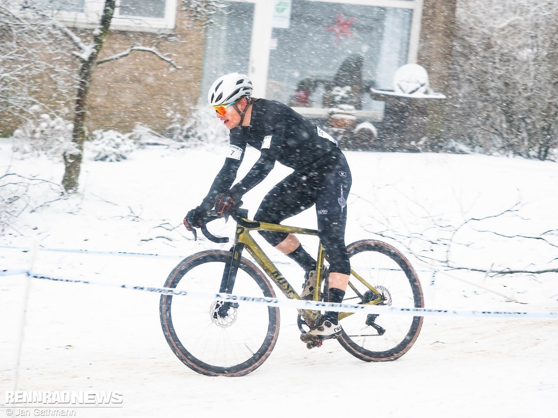 Luis Neff auf einem Rose Backroad Gravel Bike, wie schon im Vorjahr.