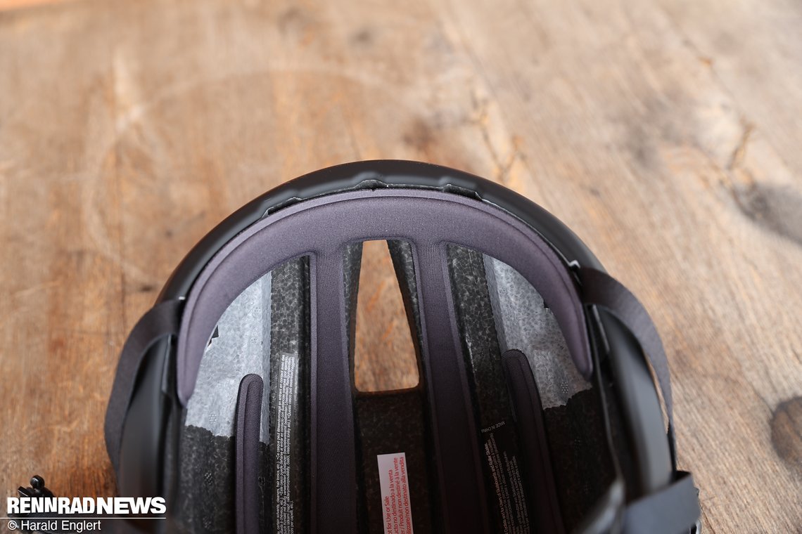 Der Bereich für die Stirn ist breit und komfortabel ausgelegt.