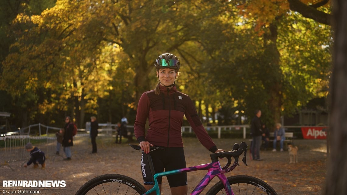 Rennrad-Botschafterin Marta Swiatlon fuhr ihr erstes CX-Rennen auf einem außergewöhnliches Rose Backroad