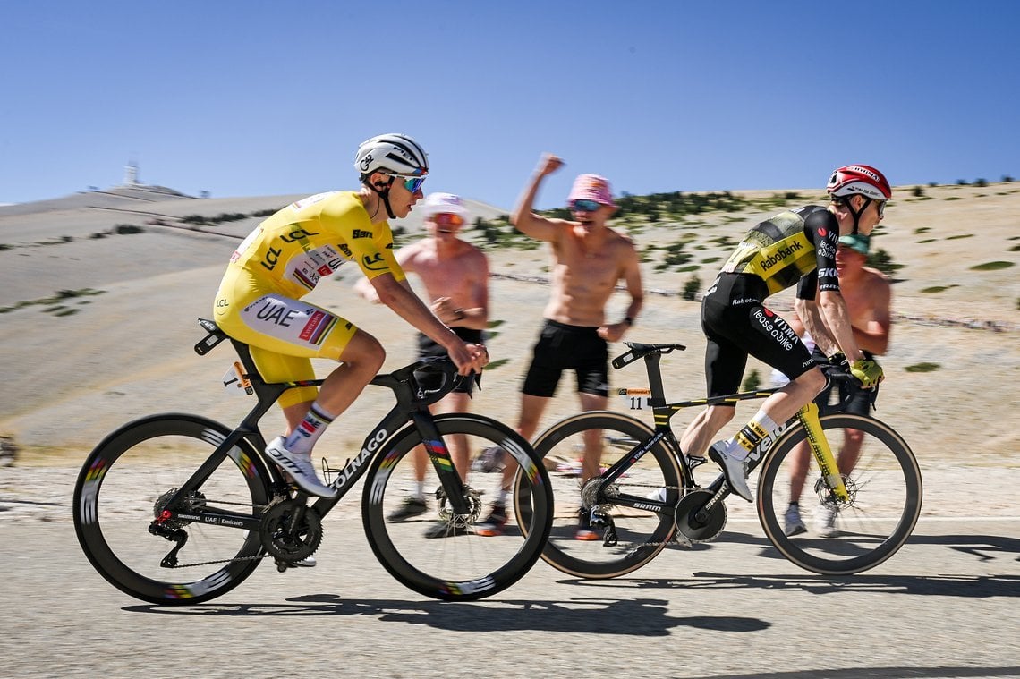 Bei der Auffahrt zu einem der berühmtesten Berge der Tour schaffte die Sonne zusätzlichen Druck.