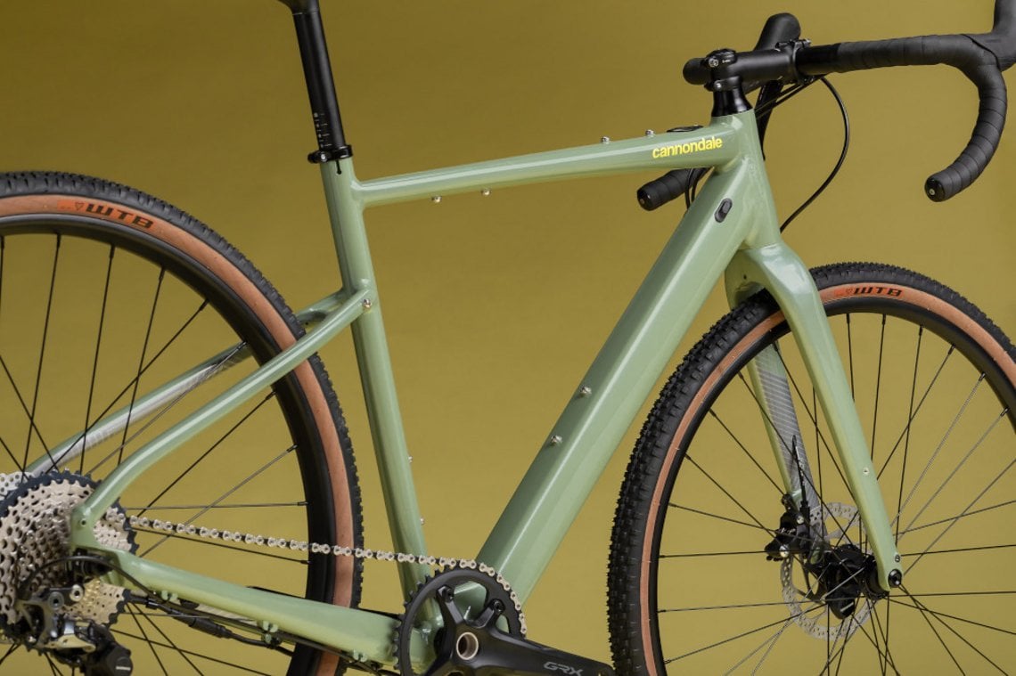 In der Topvariante bringt das E-Gravelbike gerade mal 12,9 kg auf die Waage.