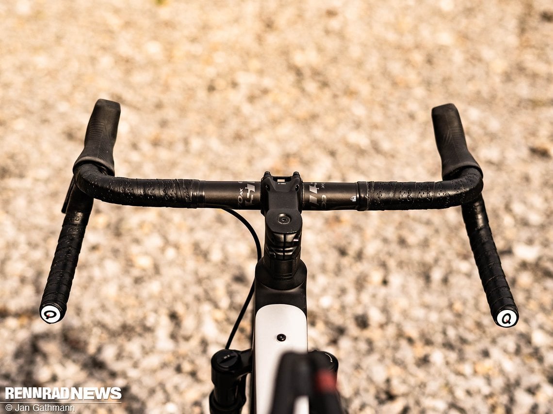 Das Cockpit ist für ein Gravel Bike dieses Typs an den Hoods schmal.