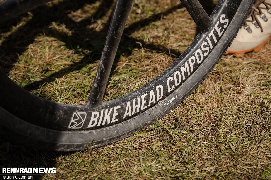 Die Laufräder kommen von Bike Ahead Composites aus Deutschland.