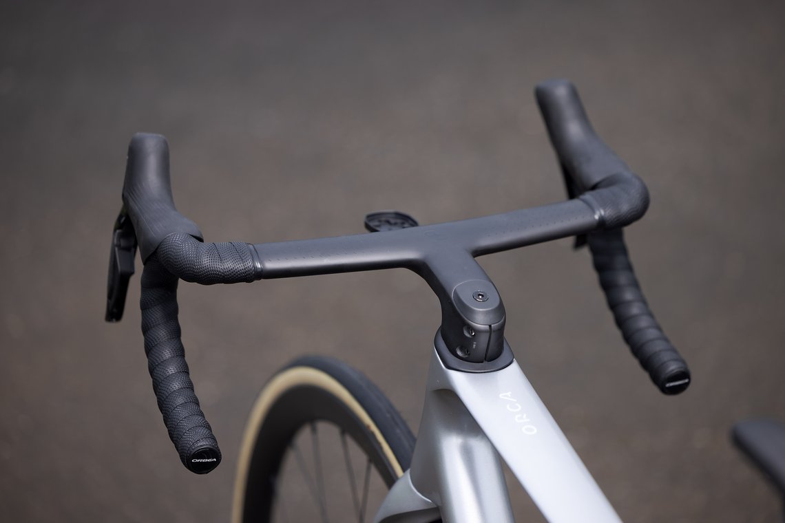Neu ist auch das integrierte OC-Cockpit SH RA10, das eine cleane Lenker-Vorbau-Kombination bildet.
