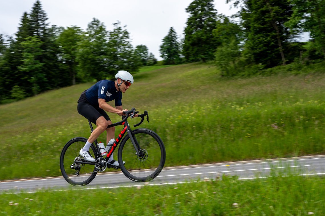 Klettern ist die Lieblingsbeschäftigung des BMC Teammachine SLR 01.