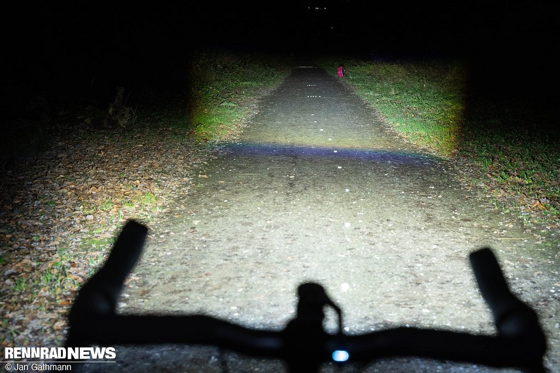 Knog Blinder 120 in der höchsten Leuchtstufe.