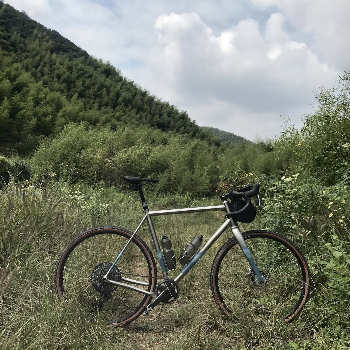 Johannes in Tokyo setzt sein Prova Mostro standesgemäß für Touren ein