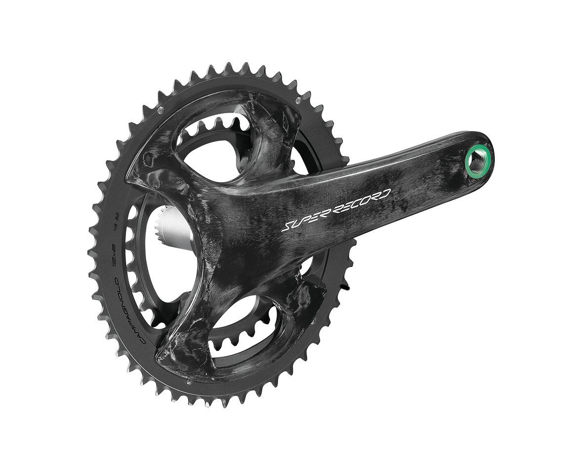 Wie bei Campagnolo üblich, sind die Kurbeln aus Carbon gefertigt.