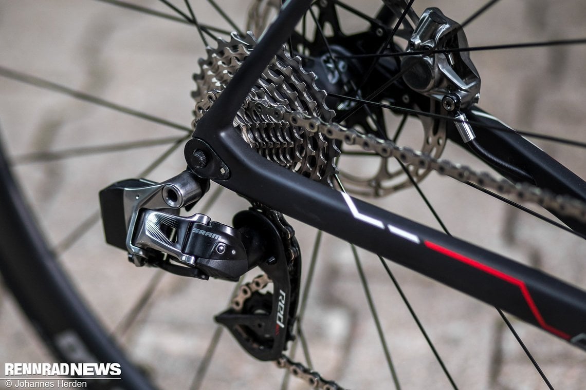 Aufgeräumte Optik: Sram Red eTap Schaltwerk