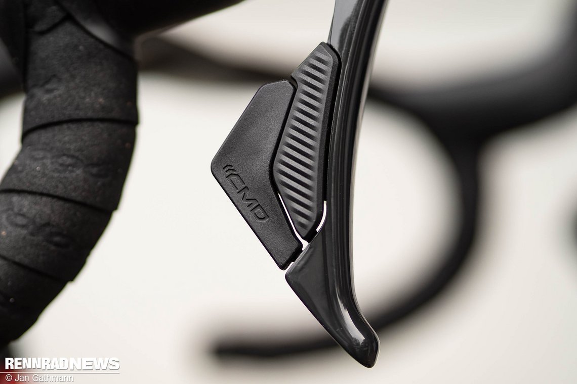 Die Tasten sind belegt wie bei einer Shimano Di2-Gruppe und auch ähnlich in der Haptik.