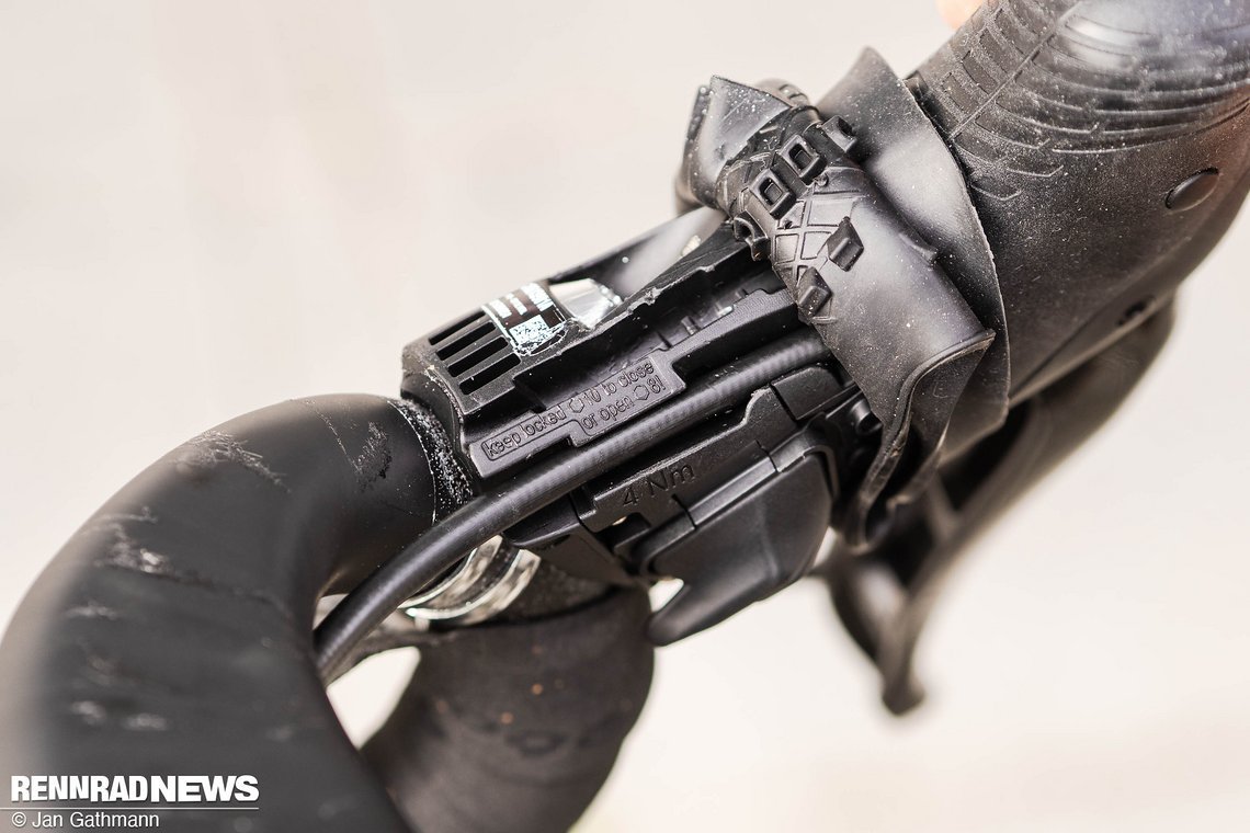 Der Ergopower kann auch über einen Connector für Hydraulikleitungen „angestöpselt“ werden. Dafür ist der leere Schacht in der Mitte vorgesehen.