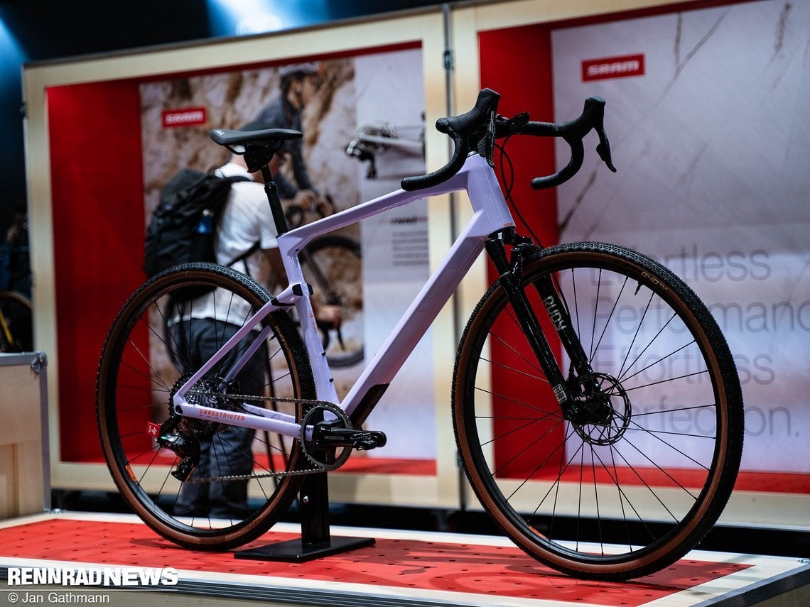 Auch das BMC Urs kam am Stand von SRAM zu Eurobike-Ehren.