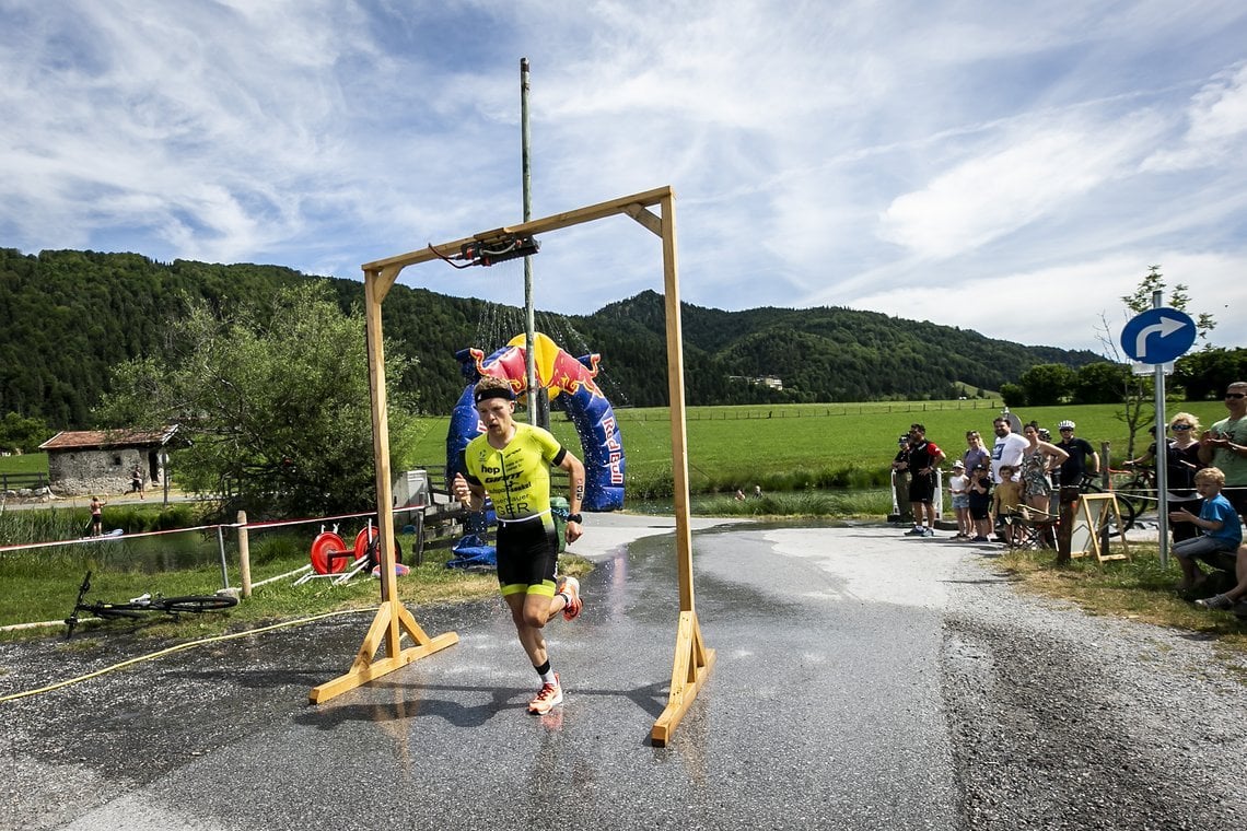 Auf der Laufstrecke war Abkühlung gefragt.