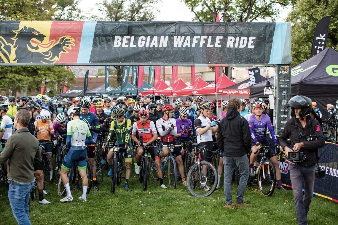 Bei US-Gravel-Rennen stehen Top-Athleten mit Hobbyfahrer*innen gemeinsam am Start.