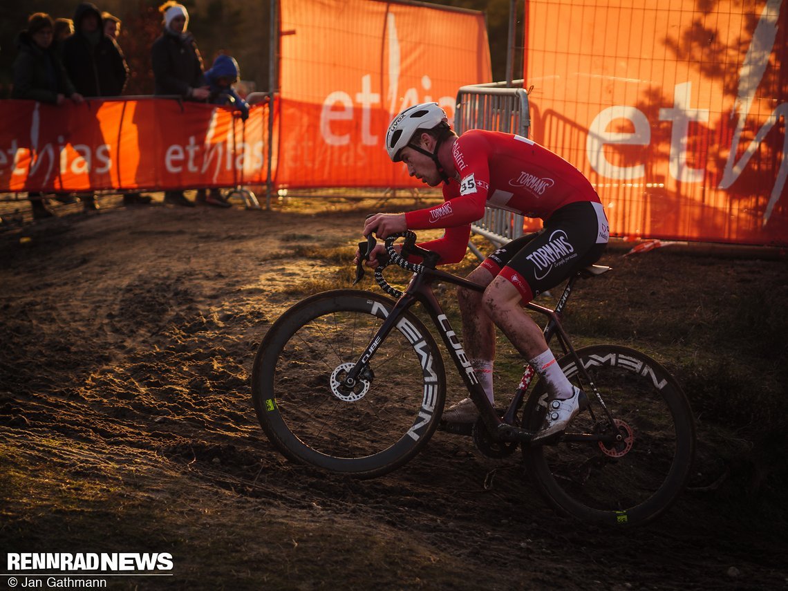 Auch der Schweizer Meister Kevin Kuhn platzierte sich nach gutem Start weit vorne auf Platz 9.