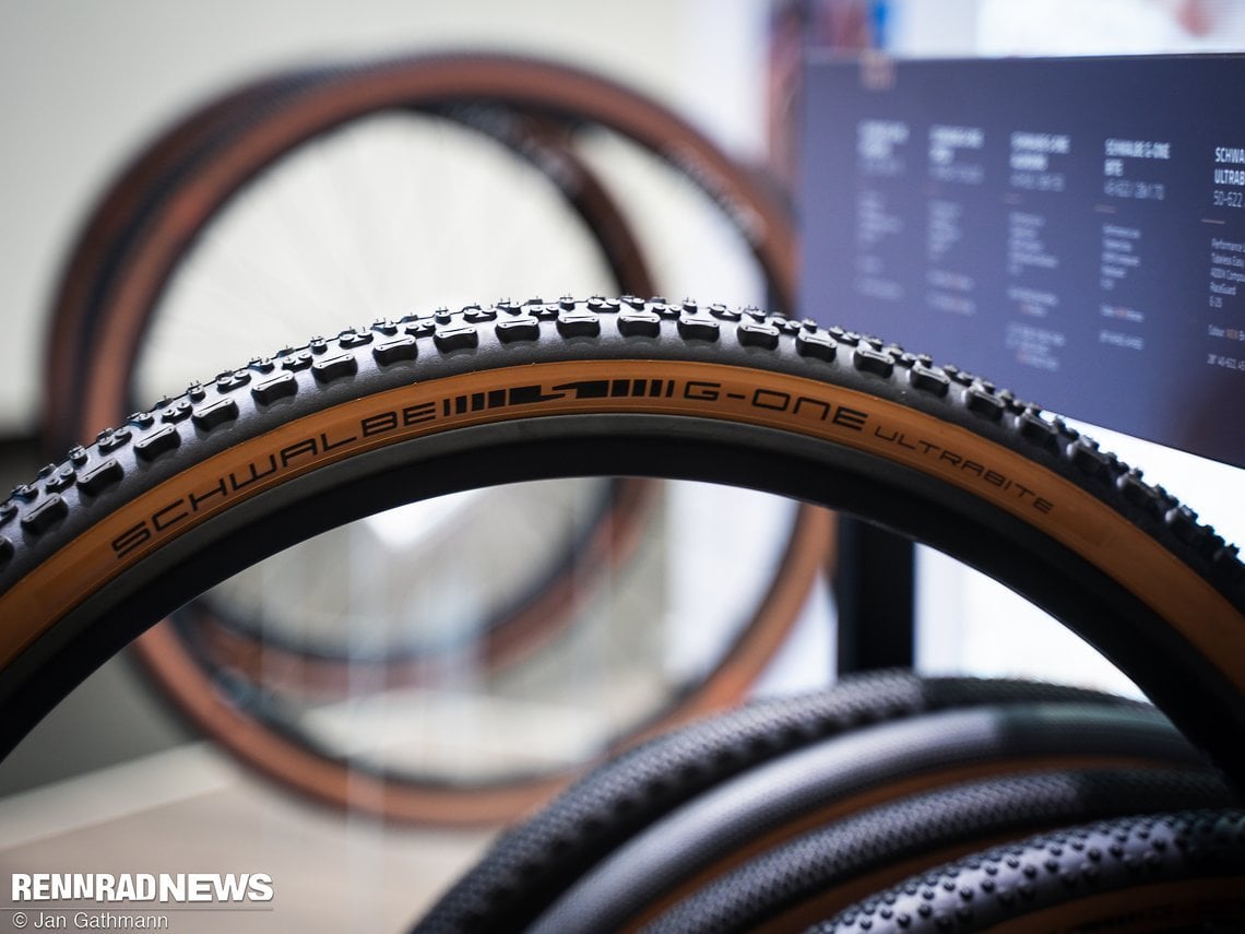 Schwalbe G-One Performance Reifen gibt es jetzt neu mit Bronze farbener Seitenwand.