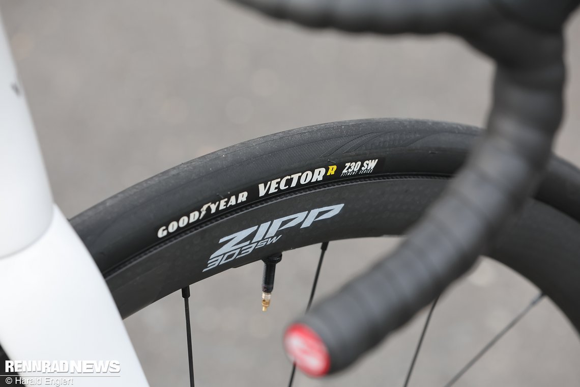 Zipp empfiehlt spezielle Reifen von Goodyear....