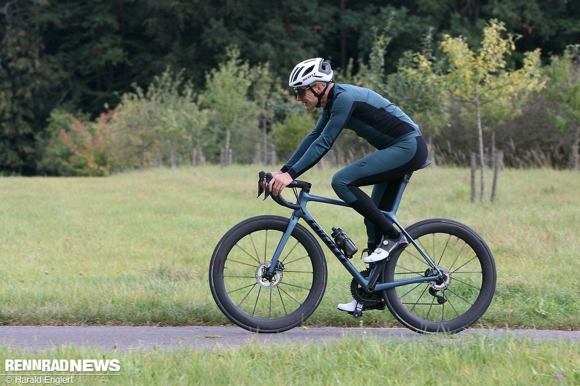 An kalten Tagen oder auf entspannten Touren greift man dann zur langen Radhose