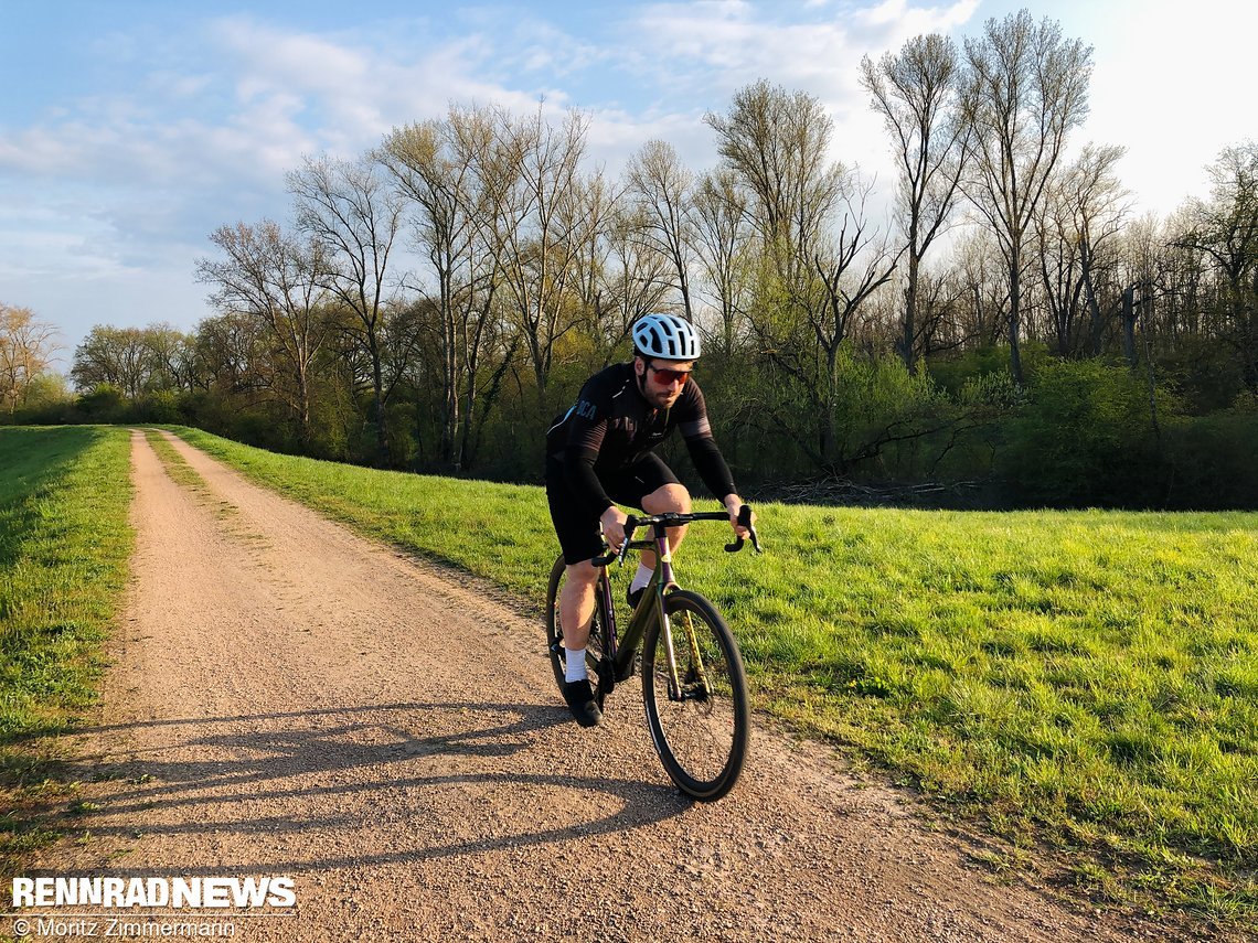 Need for Speed: Mit dem Áspero-5 kann man es natürlich auch gemütlich angehen. Am liebsten wird das edle Gravel Bike der Kanadier aber möglichst schnell gefahren.