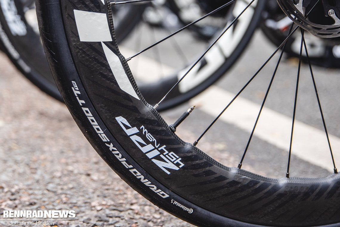 Zipp 454v NSW-Laufräder mit Conti GP5000 TT-Reifen kommen zum Einsatz.