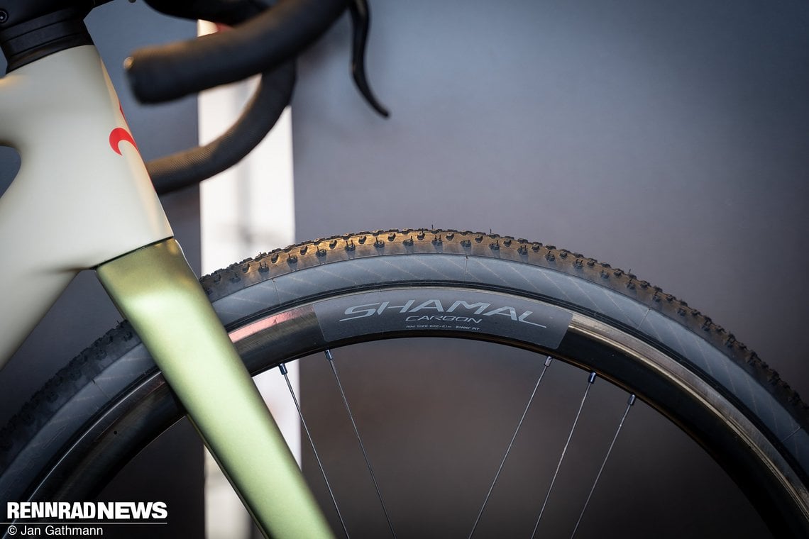 Robuste Campagnolo Shamal Carbon-Laufräder für den Offroad-Einsatz am Gravelracer.