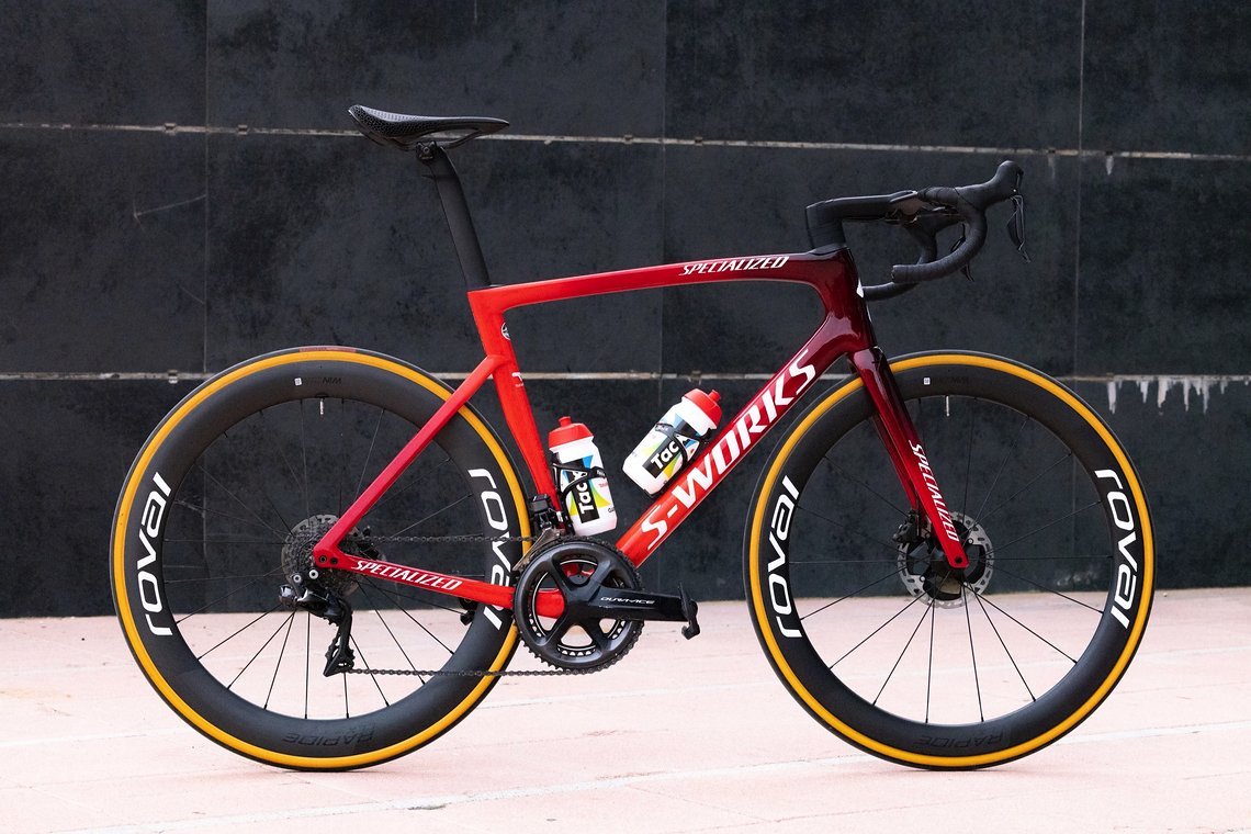 Auch Daniel Oss fährt ein S-Works Tarmac SL7 in Sonderlackierung.