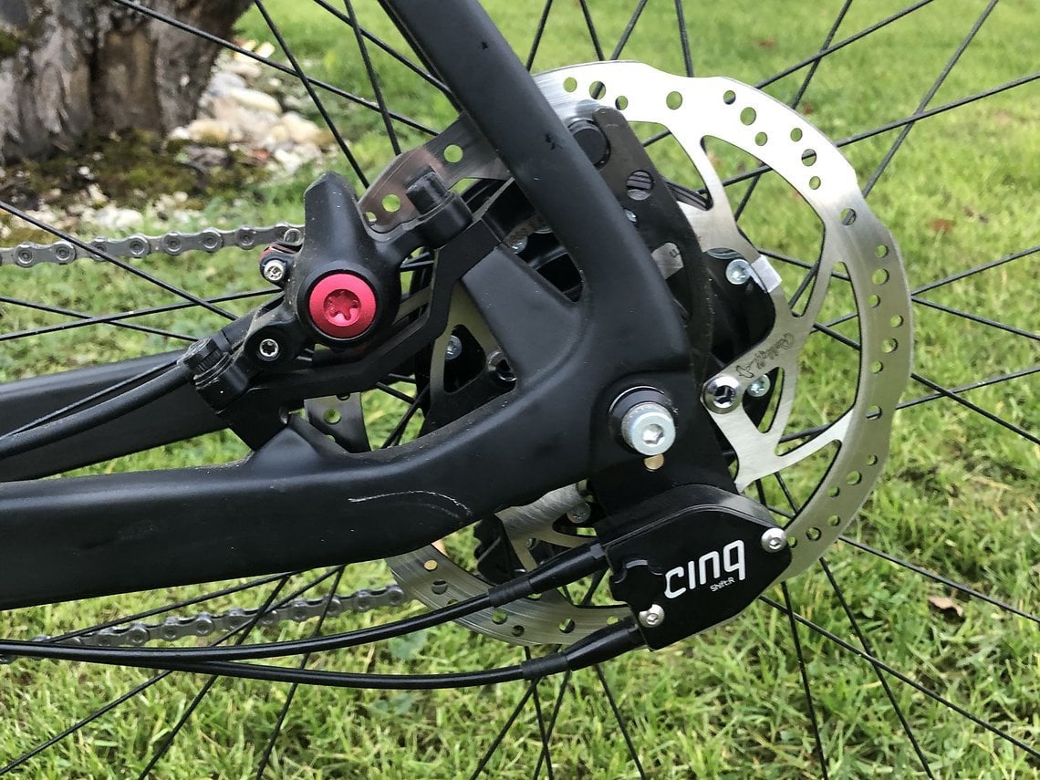 Der cinq Adapter steuert die Rohloff-Nabe an