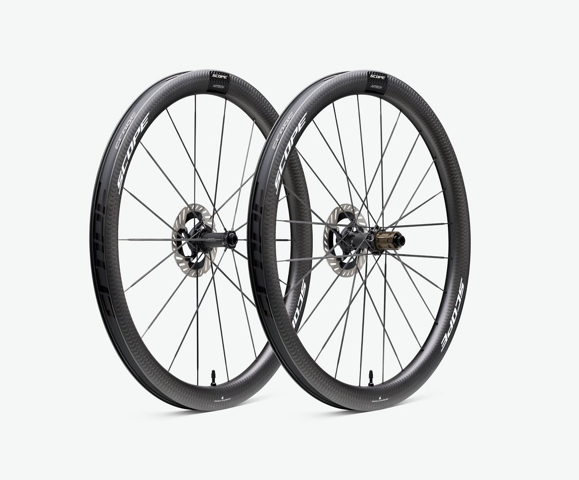 Geringes Gewicht und hervorragende Aerodynamik für den Gravel-Einsatz sollen die Artech 4.G Laufräder bieten.