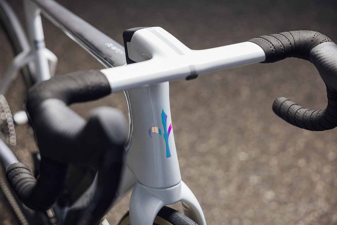 Bei manchen Farben wird auch das Cockpit lackiert. Bei manchen Farben wird auch das Cockpit lackiert.