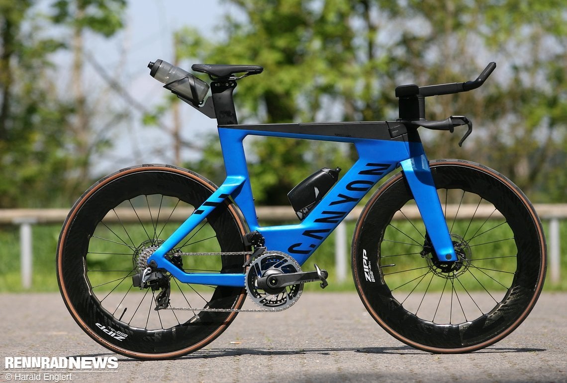 Das Canyon Speedmax CFR Disc eTap ist top ausgestattet