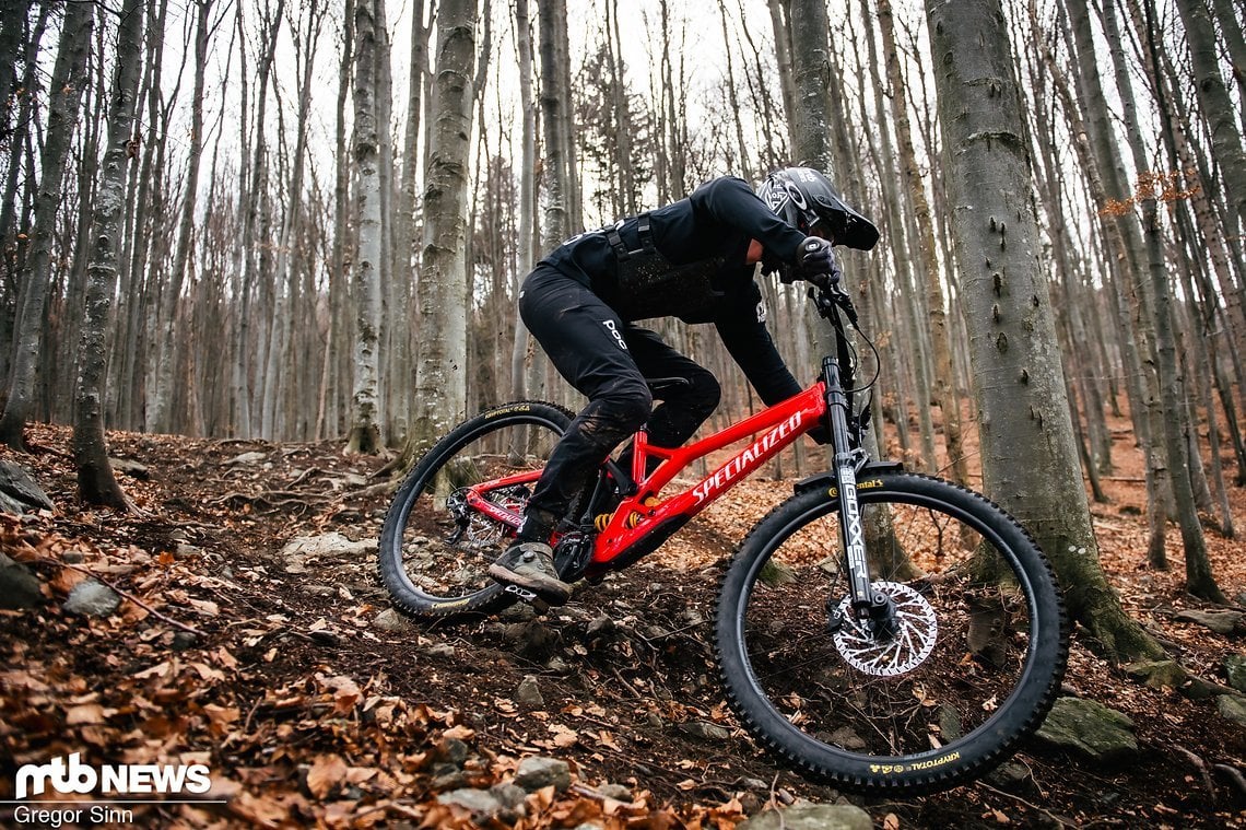 Im Downhill-Einsatz zählt vor allem die Brems-Performance über einen mehrminütigen Zeitraum.