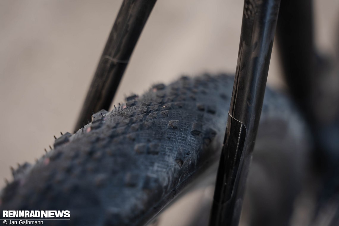 Schwalbe Furious Fred 2.0 mit Addix Speed Mischung hinten.