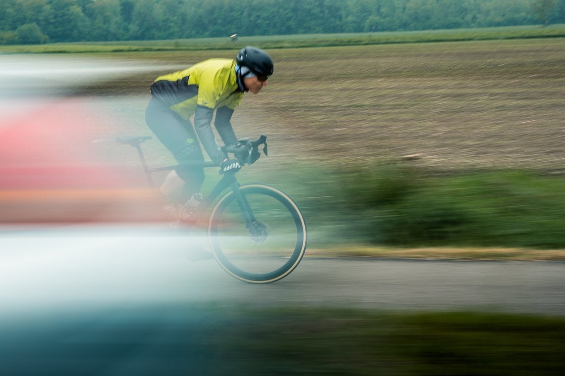 Sieht schnell aus – ist aber ein vorbeifahrendes Auto