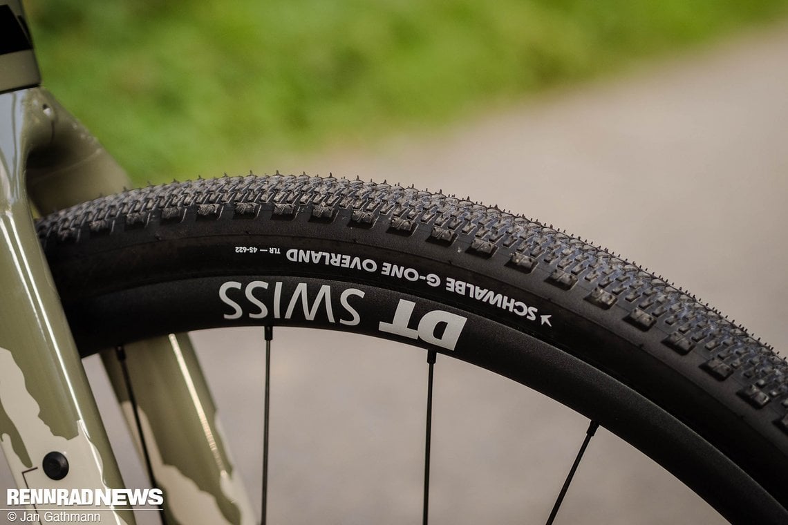 Die Schwalbe G-One Overland in 45 mm passen sehr gut zum Bikepacking Einsatz und spuren sicher.