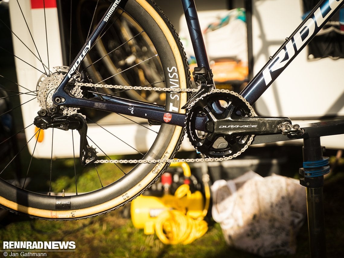 Und er ist einer der Wenigen mit Dura Ace Di2 12-fach.