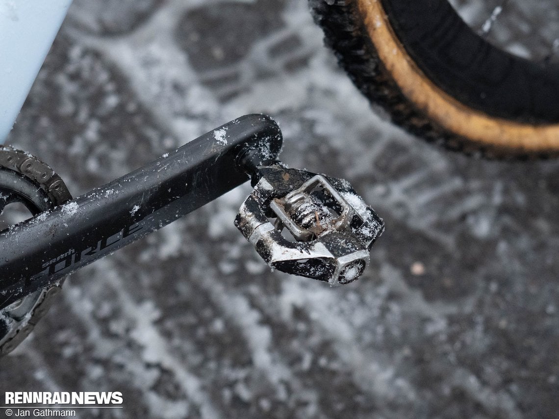 Es dürfen auch mal Crankbrothers Candy Pedale sein.