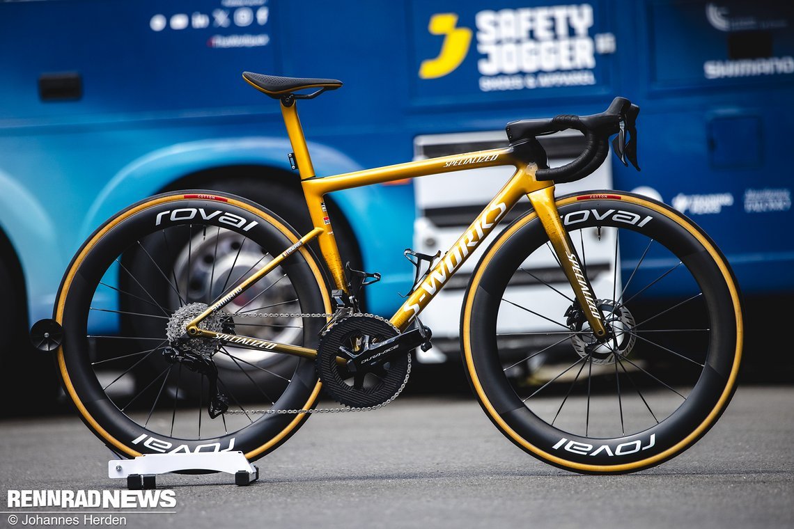 …und das S-Works Tarmac SL8 in Olympia-Edition, mit dem er bei den flacheren Etappen unterwegs sein wird.
