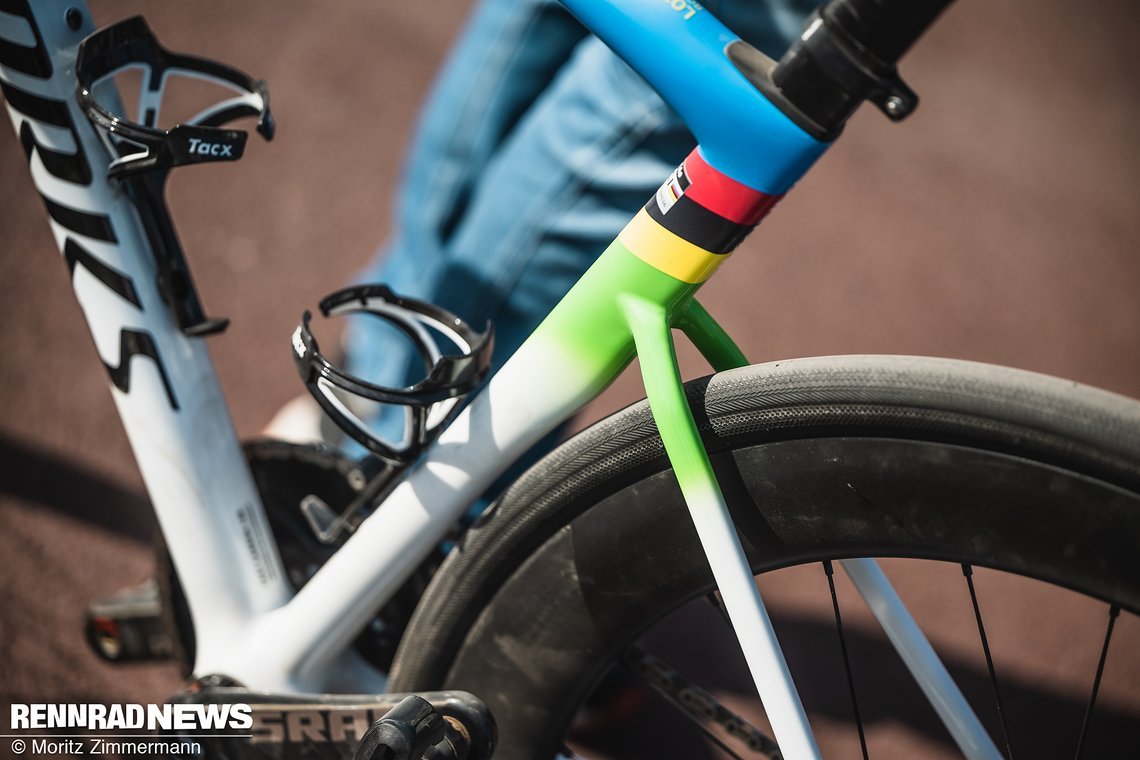 Die amtierende Weltmeisterin Lotte Kopecky hat sich bei Paris Roubaix etwas verpokert