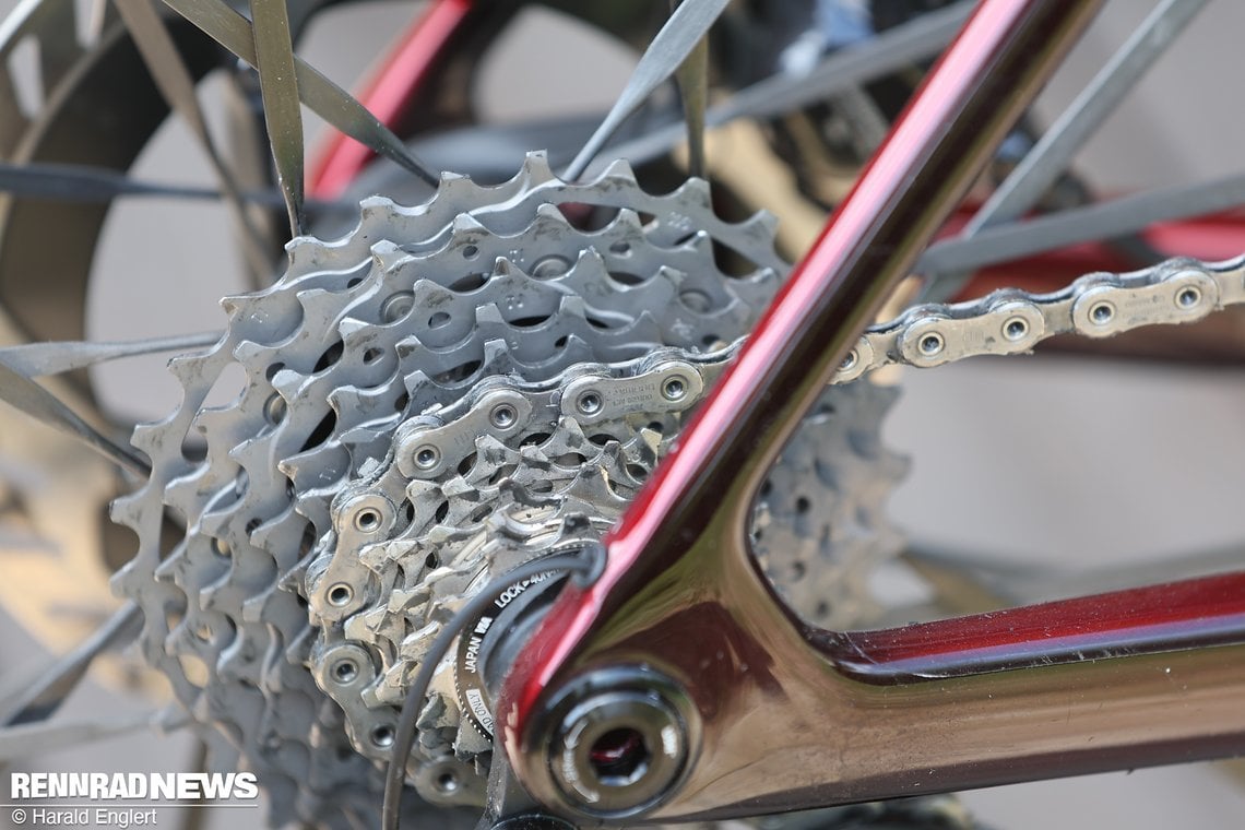 Der Kettenantrieb am Rennrad verursacht Reibungsverluste