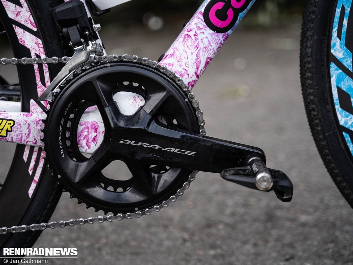 …und Dura Ace Kompakt-Kurbel passen zum Straßen orientierten Set-up.