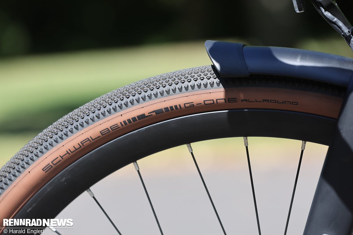 Die hochwertigen Schwalbe G-One Allround Reifen in 45 mm Breite sind eine ausgezeichnete Wahl