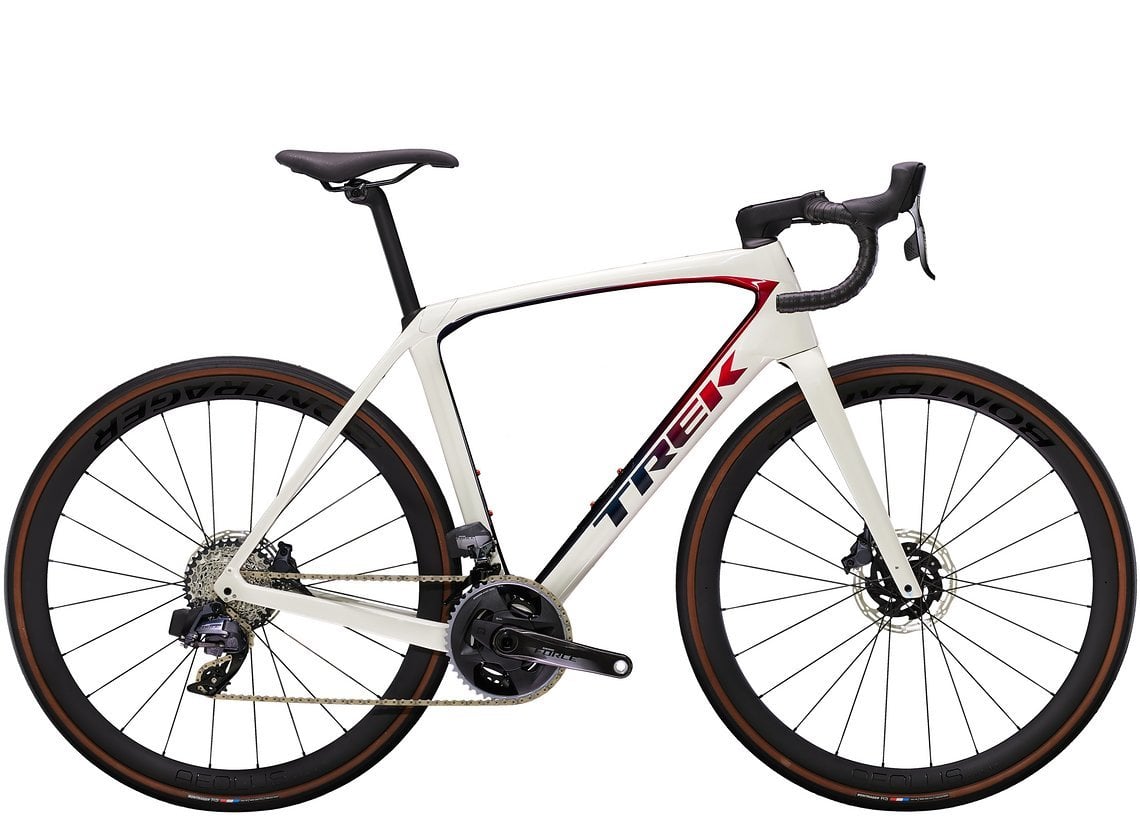 Domane SL7 9 eTap SRAM Force eTap AXS mit 8,48 kg (Gr. 56) für 7.699 €.