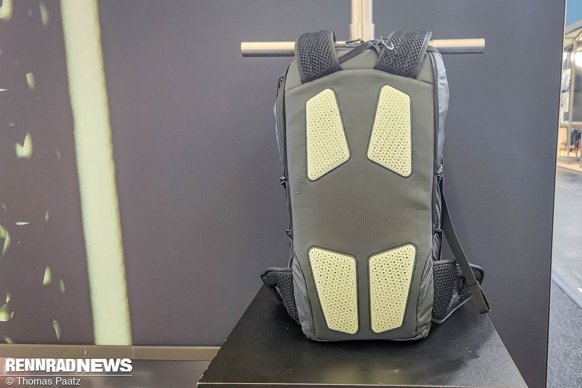 Der kleine Rucksack wiegt nur 630 Gramm