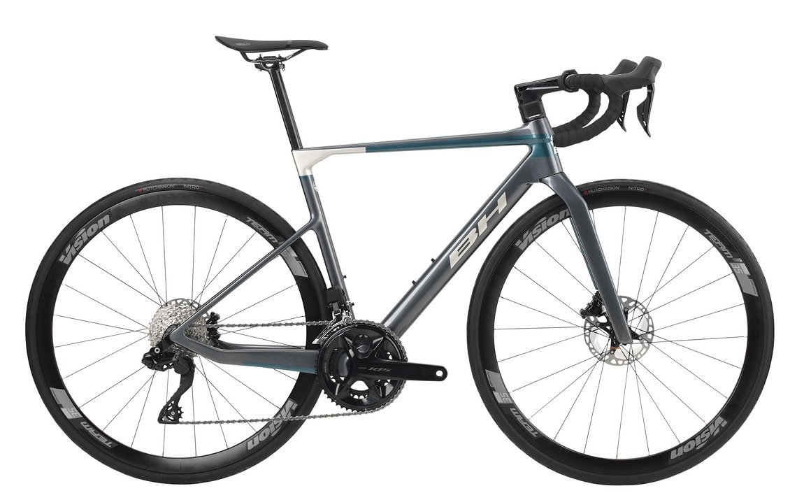 Das günstigste BH Ultralight Evo kommt als 8.0 mit Shimano 105 Di2 Gruppe und Vision Team35 Laufrädern für 5.699,90 €.