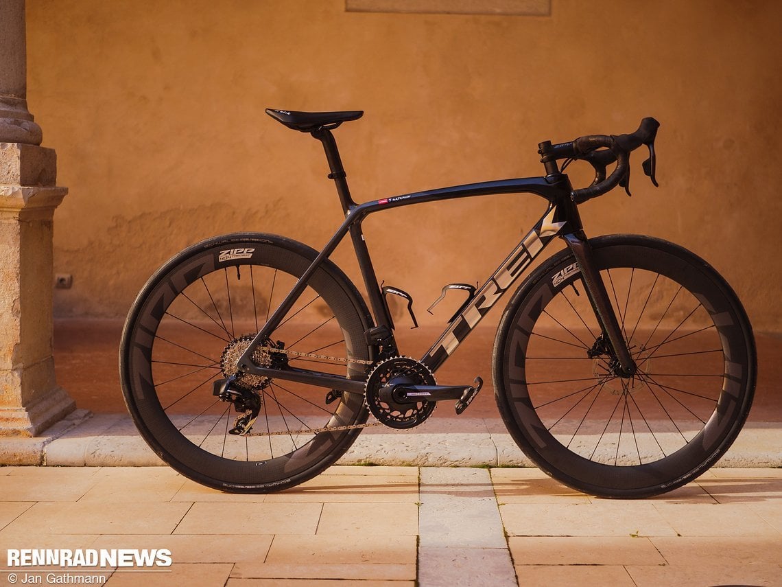 Wir konnten die 2x12 Funkschaltung für Straße und Allroad bereits an einem Trek Domane SLR 2023 testen.