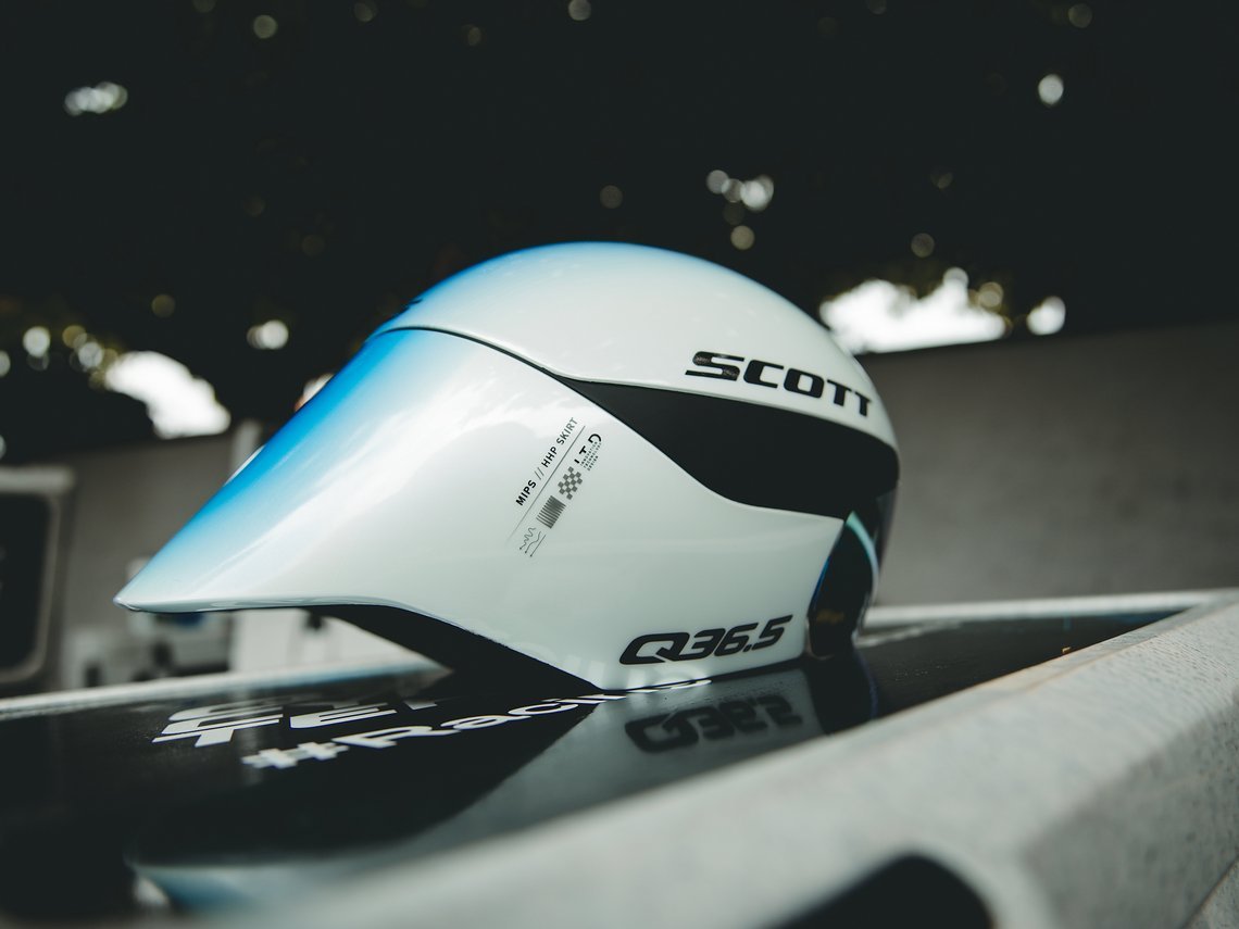 SPLIT MIPS BIKE ROAD HELMET PHOTO BY MACPHTOS-3