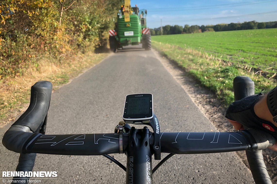 Wenn es nicht grade Stau hinter riesigen Landwirtschaftsmaschinen gibt, rollt der Bock erstmal wieder.