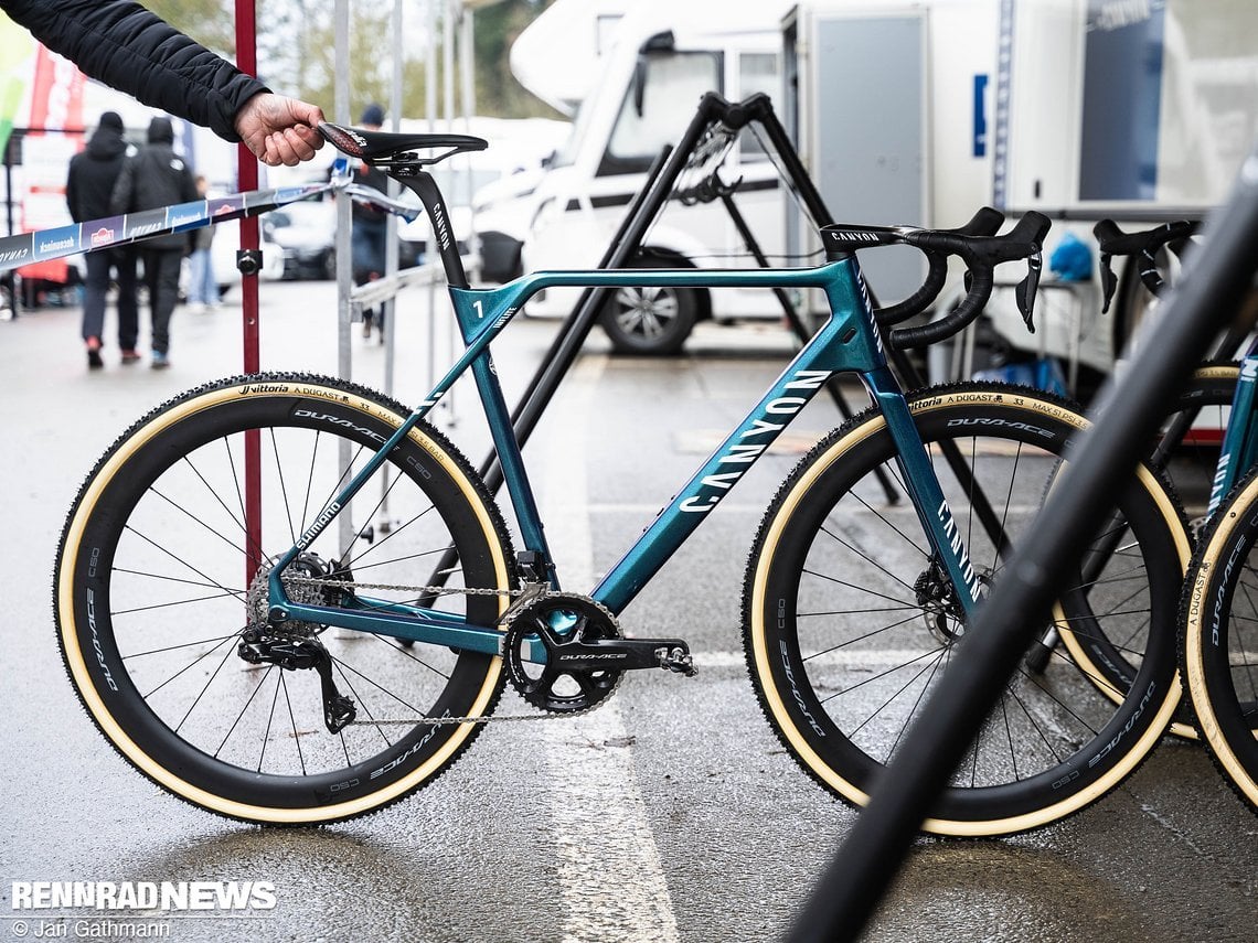 Das Canyon Inflite CFR in der Teamlackierung von Alpecin - Deceuninck.