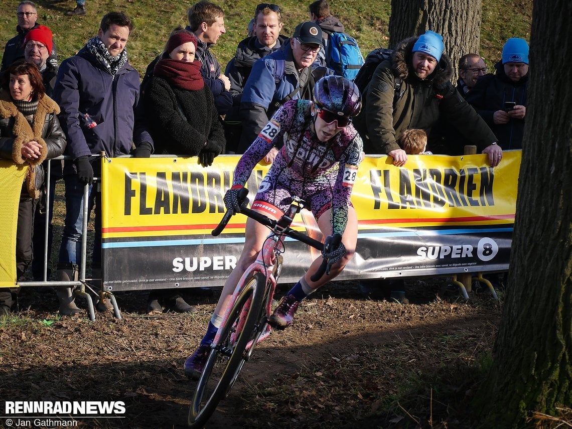 Ihre Landsfrau Samantha Runnels auf dem auffälligen Squid CX-Bike kam auf Platz 37