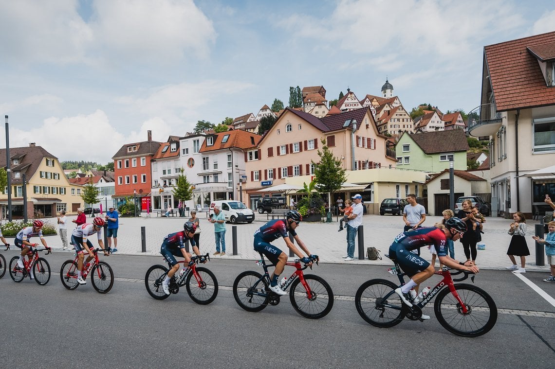 Team Ineos Grenadiers gab die Führung nicht aus der Hand